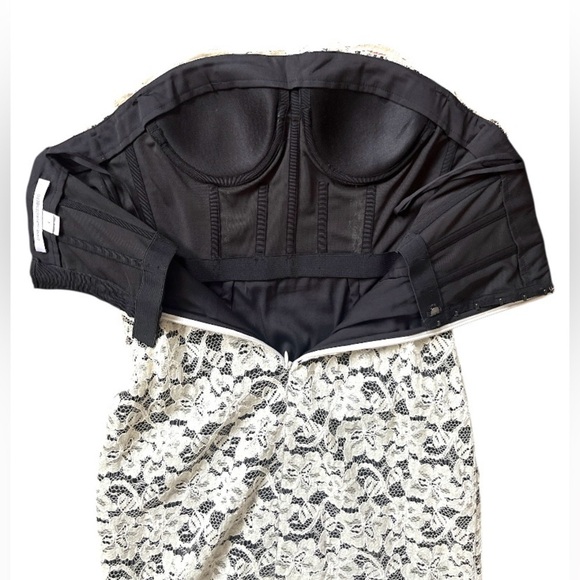 Diane von Furstenberg Walker Two Toned Lace Ivory Black Mini Dress-Size 4 - Picture 8 of 11